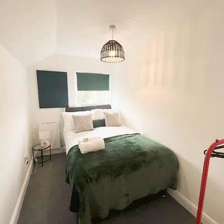 Two Bedroom Flat In Road Apartman *