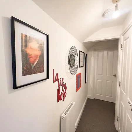 公寓 Two Bedroom Flat In Road 布里斯托