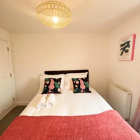公寓 Two Bedroom Flat In Road 布里斯托