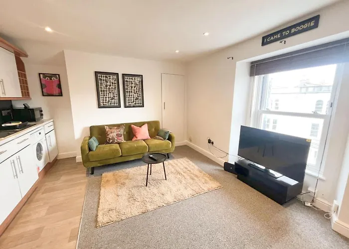 Two Bedroom Flat In Road